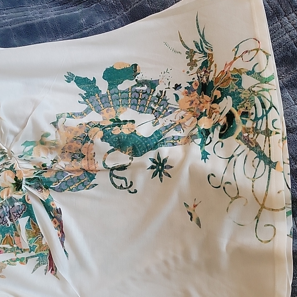 One World Top. Size M - Picture 3 of 4